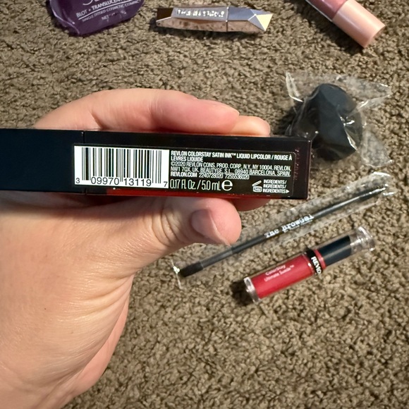 Holiday Beauty Bundle - Picture 5 of 11